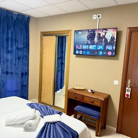 Hotel Sancho โอสปิตาเล็ต เด ลินฟันต์ ภายนอก รูปภาพ