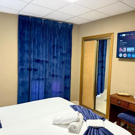 Hotel Sancho โอสปิตาเล็ต เด ลินฟันต์ ภายนอก รูปภาพ