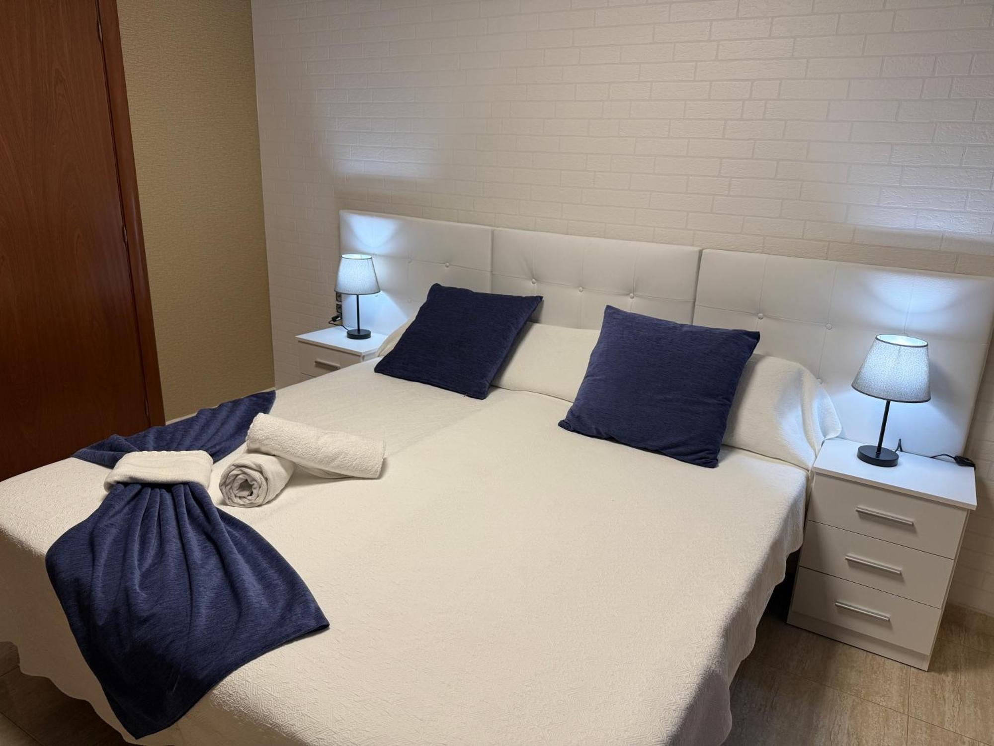 Hotel Sancho โอสปิตาเล็ต เด ลินฟันต์ ภายนอก รูปภาพ